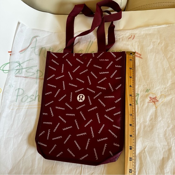 🆓 🆕 LULULEMON Reusable Small  Shopping Tote Bag - NWOT - Picture 2 of 4